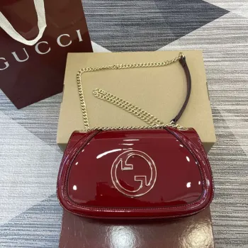 Gucci 815715 Gucci Blondie malá kabelka přes rameno z lakované kůže červená