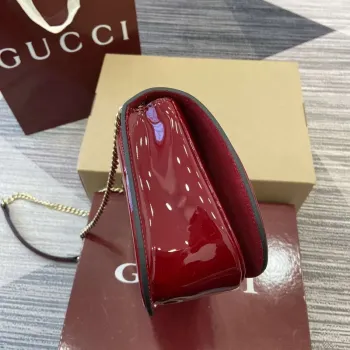 Gucci 815715 Gucci Blondie malá kabelka přes rameno z lakované kůže červená