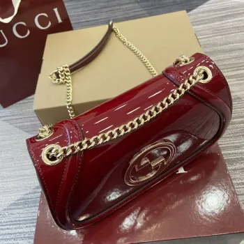 Gucci 815715 Gucci Blondie malá kabelka přes rameno z lakované kůže červená