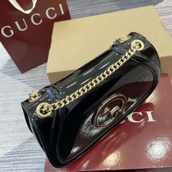 Gucci 815715 Gucci Blondie malá kabelka přes rameno z lakované kůže černá