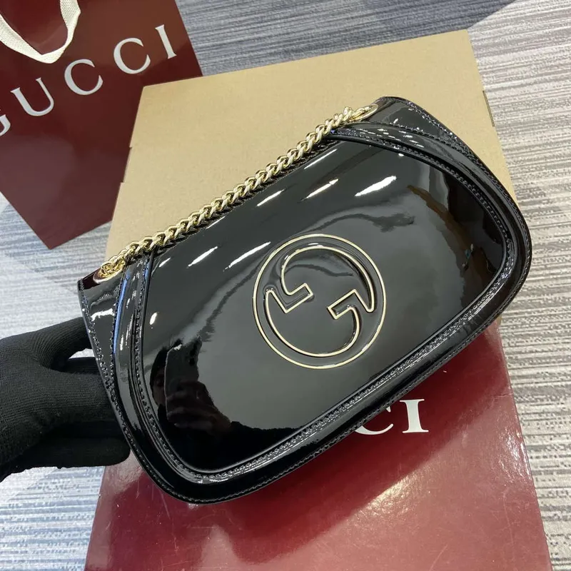 Gucci 815715 Gucci Blondie malá kabelka přes rameno z lakované kůže černá