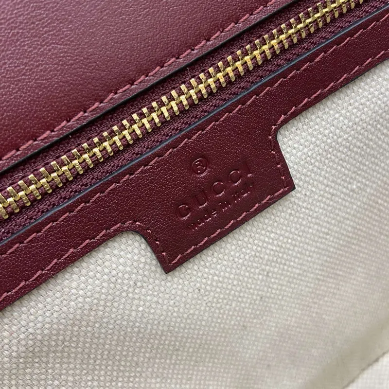 Gucci 815715 Gucci Blondie malá kabelka přes rameno Červená a vínově červená semišová kůže