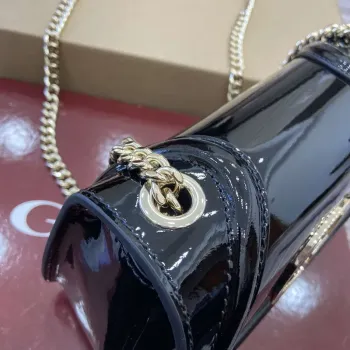 Gucci 815711 Gucci Blondie mini ramenní taška z lakované kůže černá