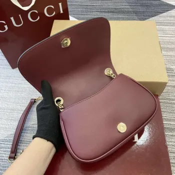 Gucci 815711 Gucci Blondie mini ramenní taška z semišové kůže červená a vínově červená
