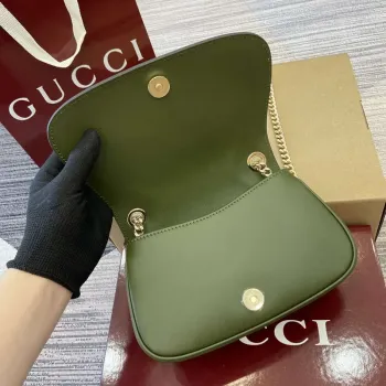 Gucci 815711 Gucci Blondie mini ramenní taška z nubukové kůže Zelená