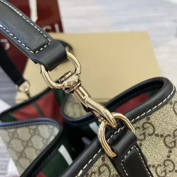 Gucci 815103 GG Emblem kabela na vodu Béžová a Černá