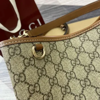 Gucci 815103 GG Emblem kabela typu bucket Béžová a tmavě hnědá