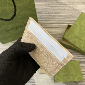 Gucci 815883 GG Emblem pouzdro na karty béžová kůže