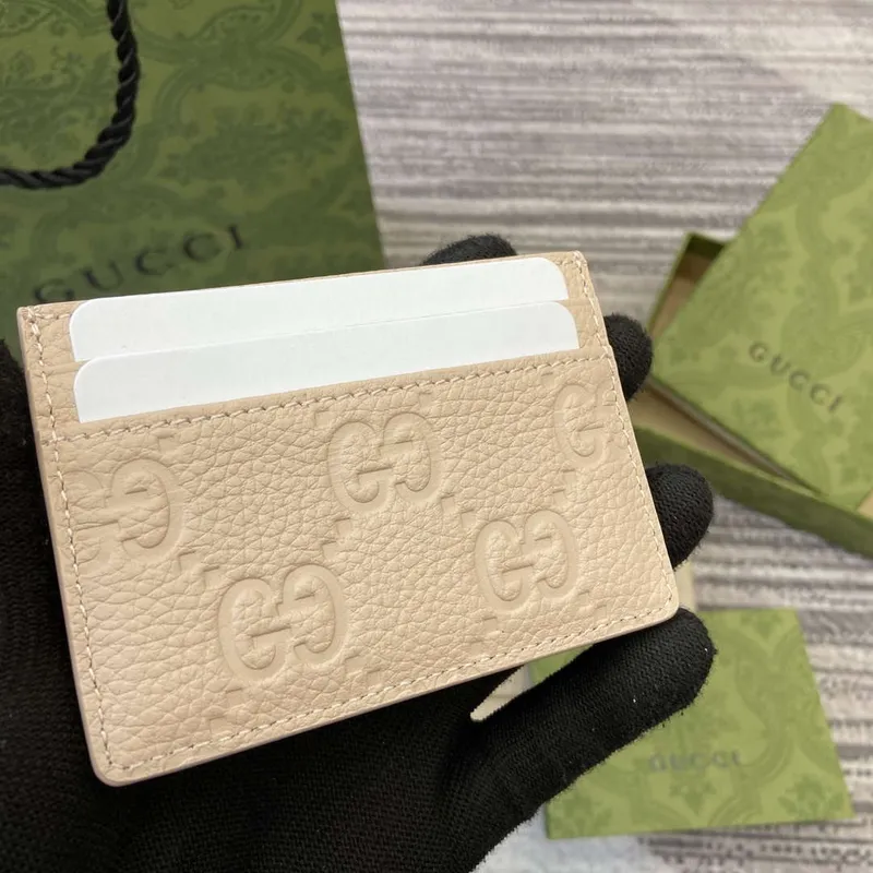 Gucci 815883 GG Emblem pouzdro na karty béžová kůže