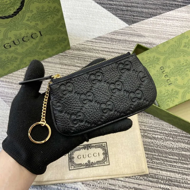 Gucci 815891 GG Emblem Peněženka černá