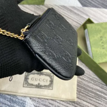 Gucci 815891 GG Emblem Peněženka černá