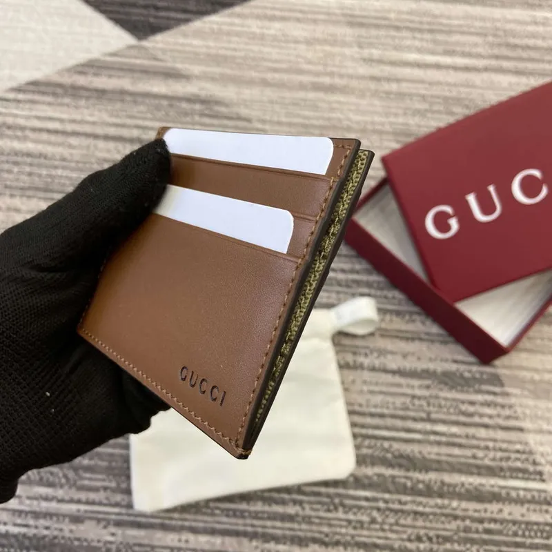 Gucci 818952 GG Emblem pouzdro na karty hnědá kůže