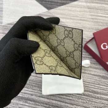 Gucci 818952 GG Emblem pouzdro na karty hnědá kůže