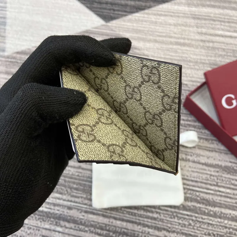 Gucci 818952 GG Emblem pouzdro na karty hnědá kůže