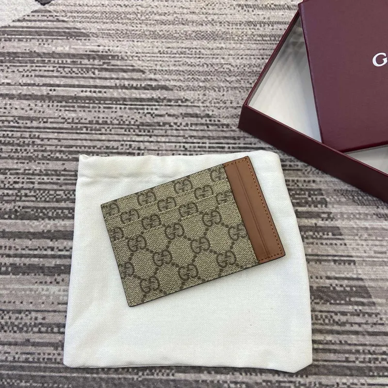 Gucci 821208 GG Emblem pouzdro na karty béžové a tmavě hnědé