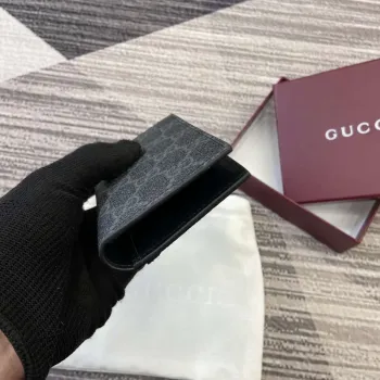 Gucci 821209 GG Emblem dvoudílný pouzdro na karty Černé