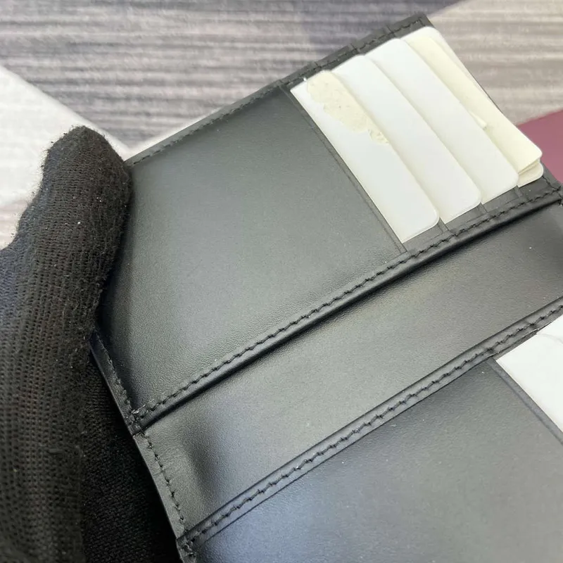 Gucci 821209 GG Emblem dvoudílný pouzdro na karty Černé