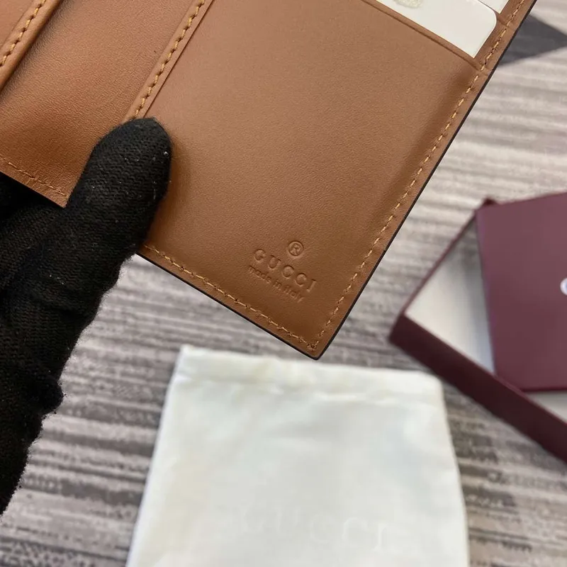 Gucci 821209 GG Emblem dvoudílný pouzdro na karty béžové a tmavě hnědé