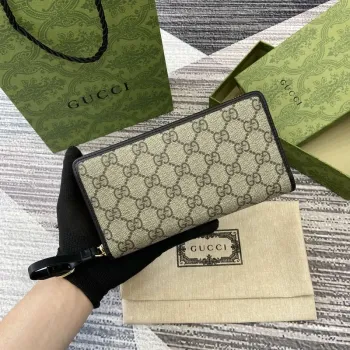 Gucci 821803 GG Emblem béžová a černá mini peněženka