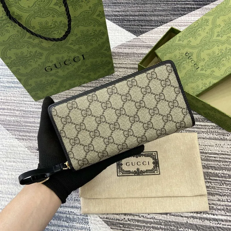 Gucci 821803 GG Emblem béžová a černá mini peněženka