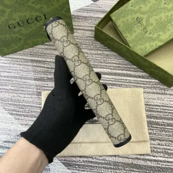 Gucci 821803 GG Emblem béžová a černá mini peněženka