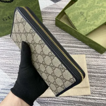 Gucci 821803 GG Emblem béžová a černá mini peněženka