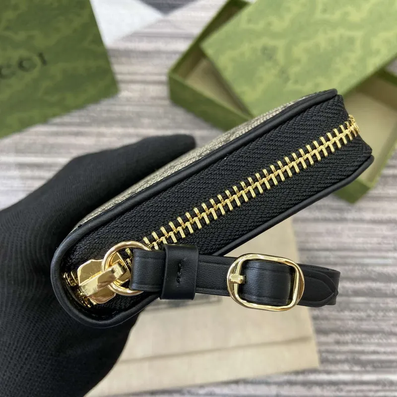Gucci 821803 GG Emblem béžová a černá mini peněženka