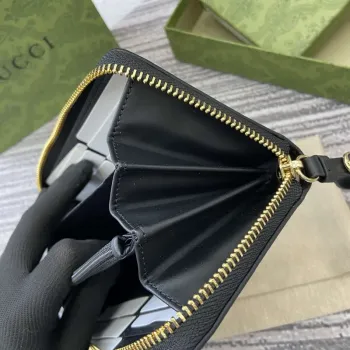 Gucci 821803 GG Emblem béžová a černá mini peněženka