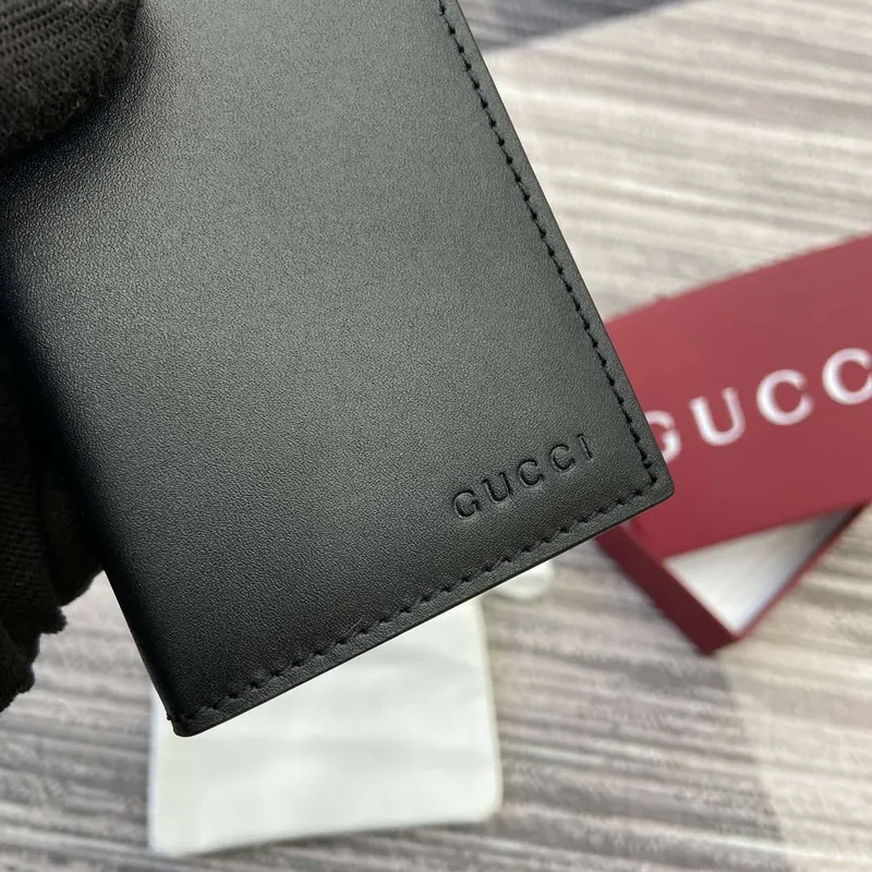 Gucci 818953 GG Emblem dvoudílný embosovaný obal na karty Černý