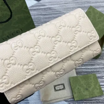 Gucci 815922 GG Emblem kontinentální peněženka béžová