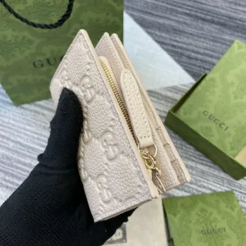 Gucci 815874 GG Emblem Střední peněženka Béžová