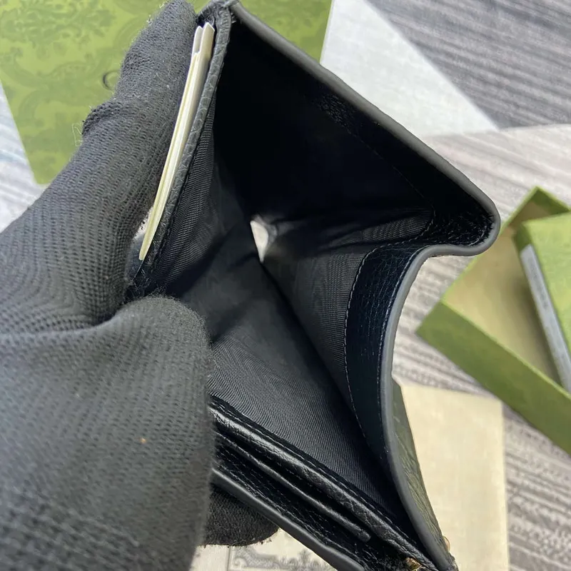 Gucci 815874 GG Emblem Střední peněženka Černá