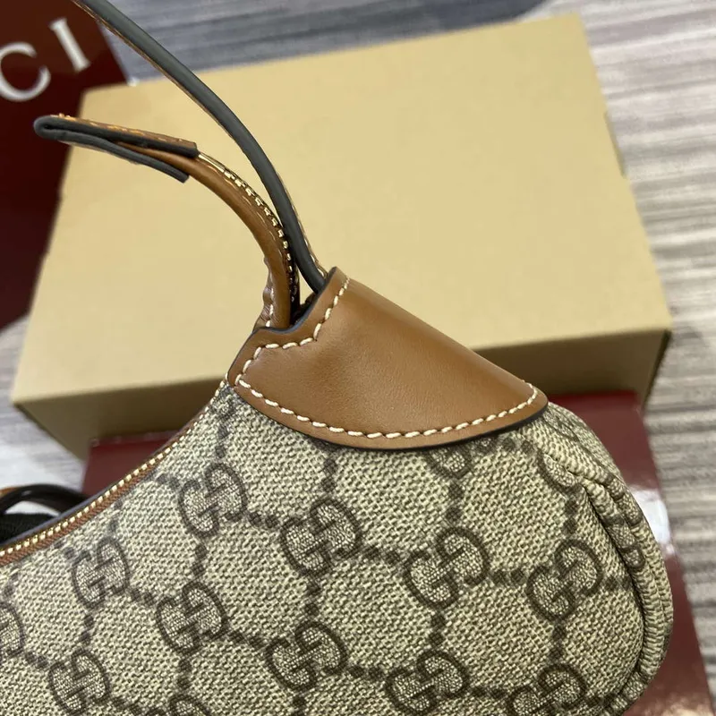 Gucci 820696 GG Emblem super mini ramenní taška béžová a hnědá