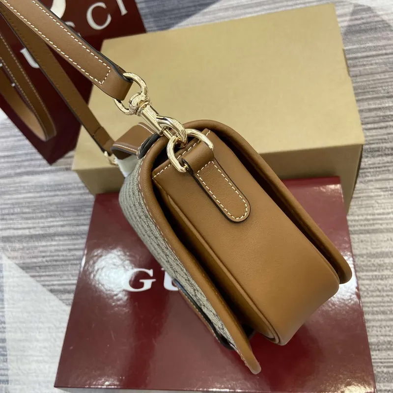 Gucci 815211 GG Emblem mini ramenní taška béžová a hnědá