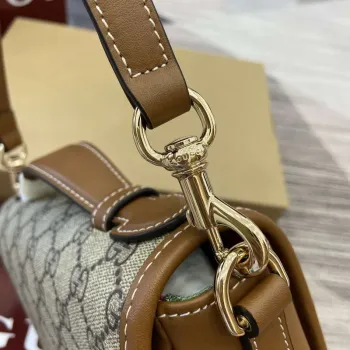 Gucci 815211 GG Emblem mini ramenní taška béžová a hnědá