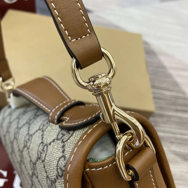 Gucci 815211 GG Emblem mini ramenní taška béžová a hnědá