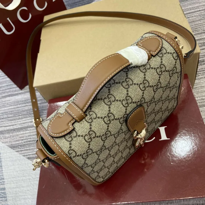 Gucci 815211 GG Emblem mini ramenní taška béžová a hnědá