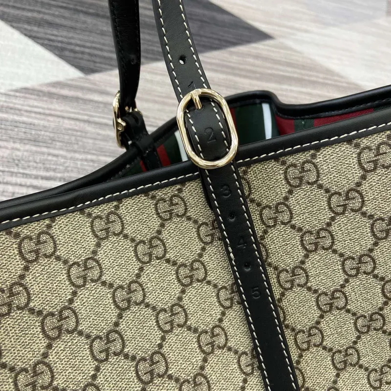 Gucci 815212 GG Emblem Velká taška přes rameno Béžová a černá