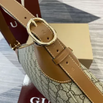 Gucci 815216 GG Emblem střední kabelka přes rameno Béžová a hnědá
