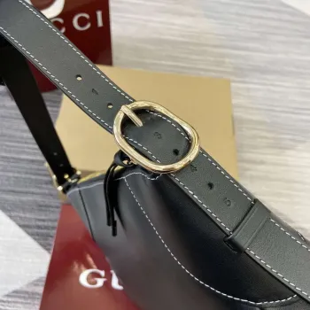 Gucci 815217 GG Emblem Velká taška přes rameno Černá