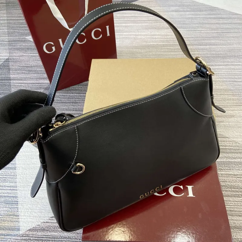 Gucci 815217 GG Emblem Velká taška přes rameno Černá
