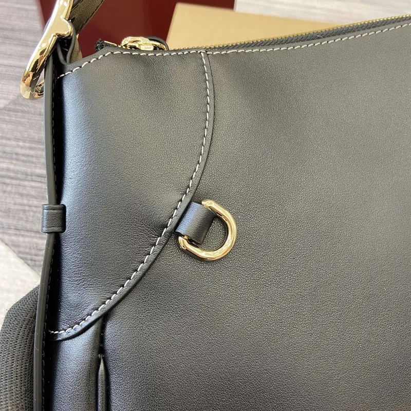 Gucci 815217 GG Emblem Velká taška přes rameno Černá