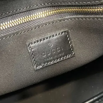 Gucci 815217 GG Emblem Velká taška přes rameno Černá