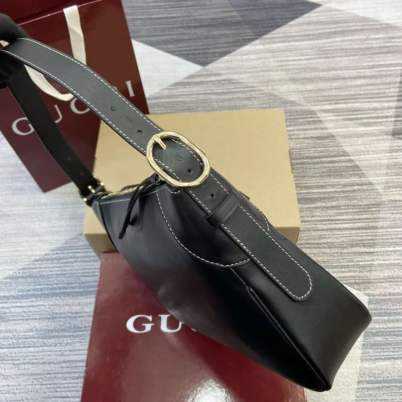 Gucci 815216 GG Emblem střední kabelka přes rameno Černá