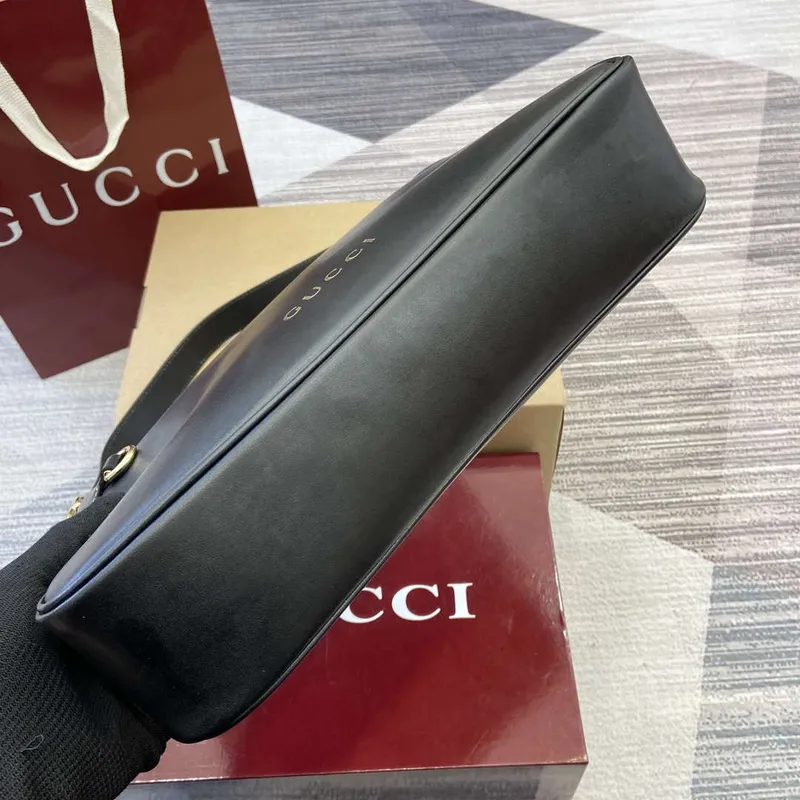 Gucci 815216 GG Emblem střední kabelka přes rameno Černá