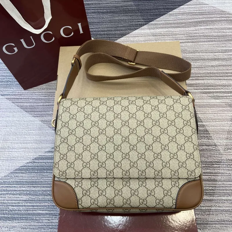 Gucci 821154 GG Emblem střední crossbody taška Béžová a tmavě hnědá