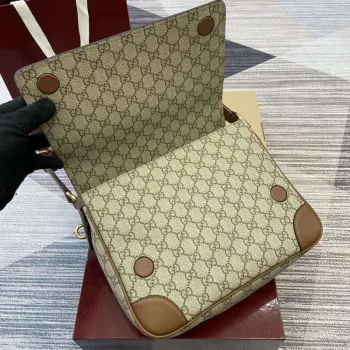 Gucci 821154 GG Emblem střední crossbody taška Béžová a tmavě hnědá