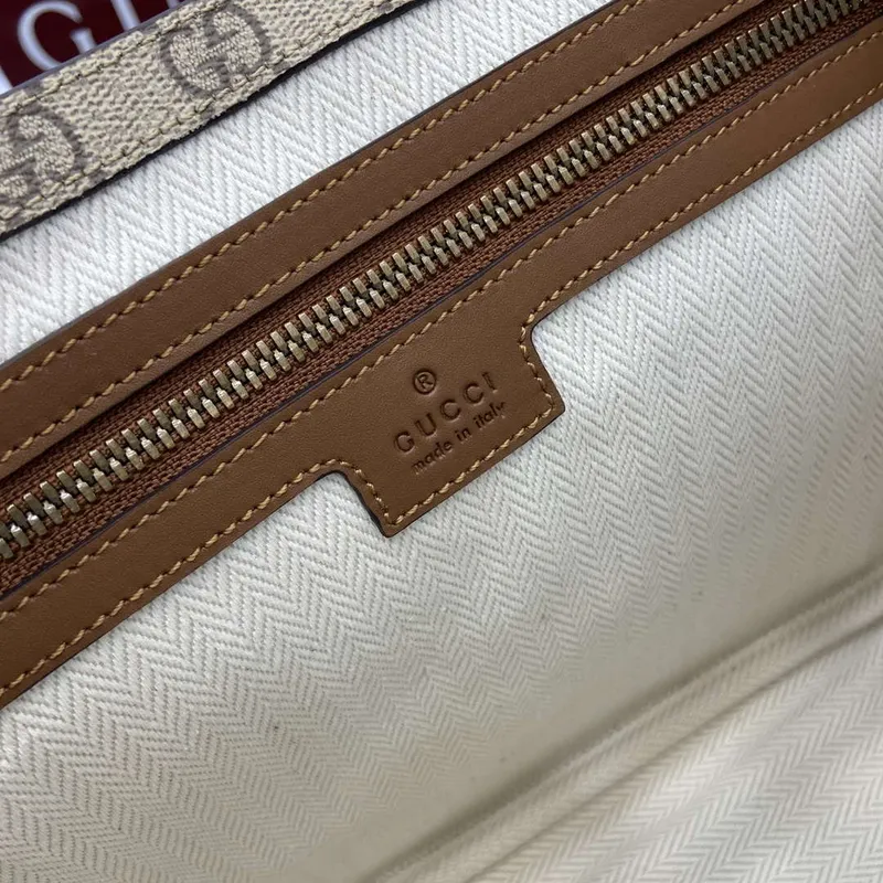 Gucci 821154 GG Emblem střední crossbody taška Béžová a tmavě hnědá