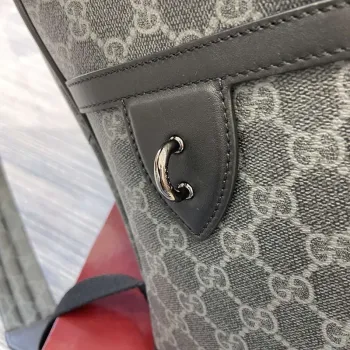 Gucci 821159 GG Emblem Střední Batoh Černý