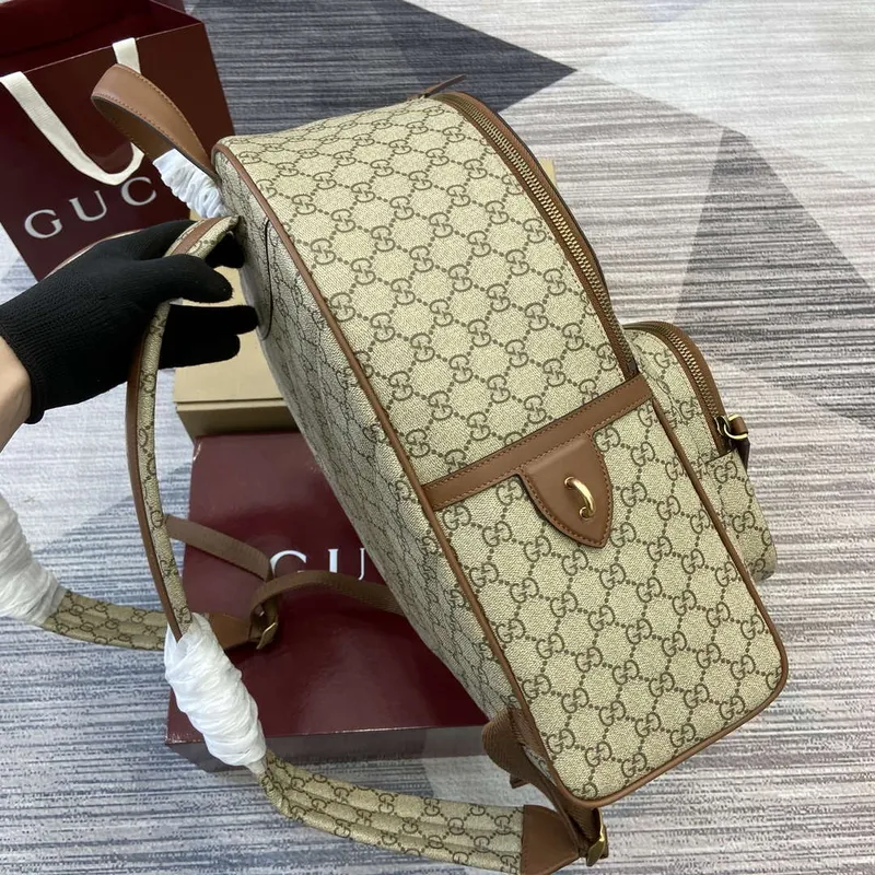 Gucci 821159 GG Emblem Střední batoh Béžový a tmavě hnědý